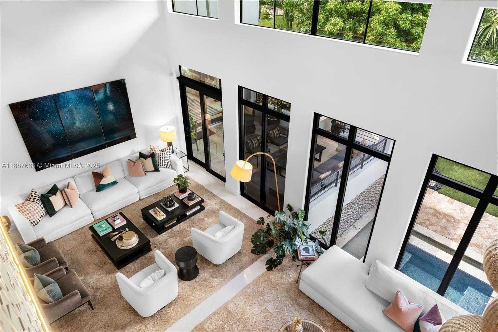 Small Image of 330 CARIBBEAN RD, Key Biscayne Number 31