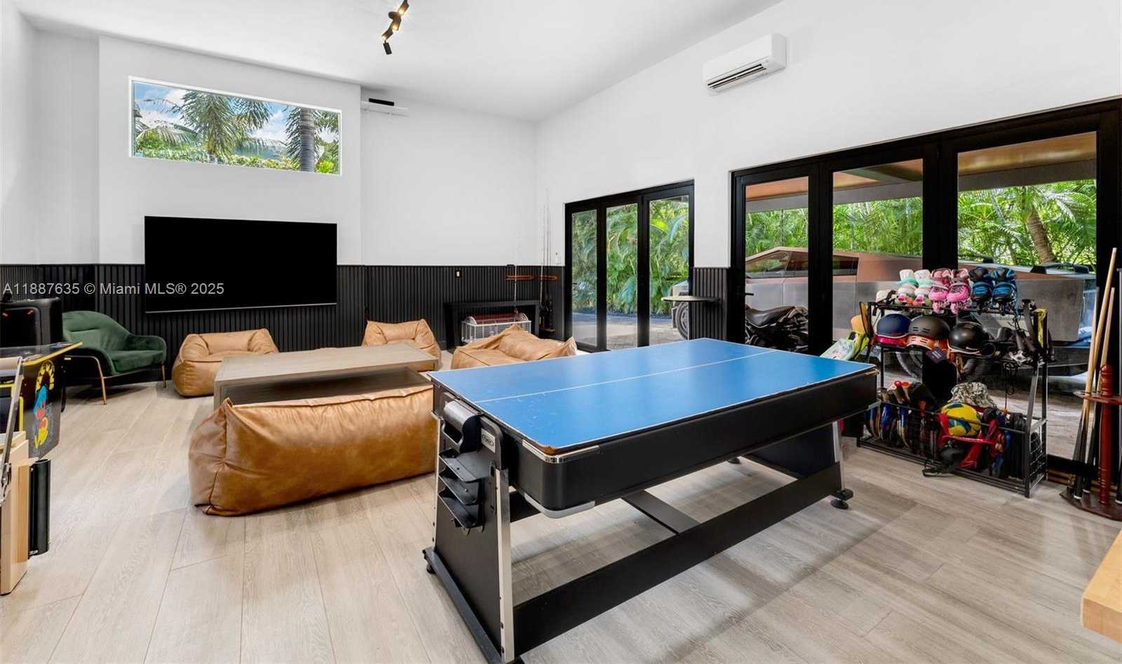 Small Image of 330 CARIBBEAN RD, Key Biscayne Number 41