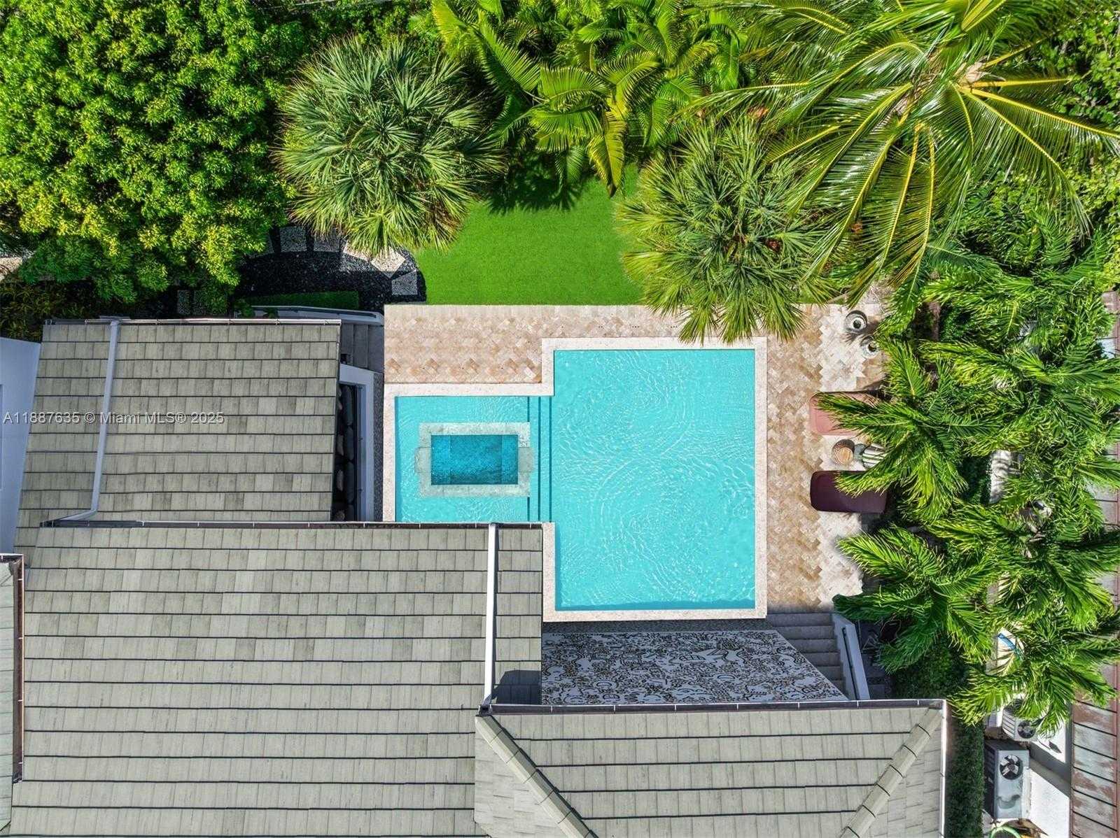 Small Image of 330 CARIBBEAN RD, Key Biscayne Number 43