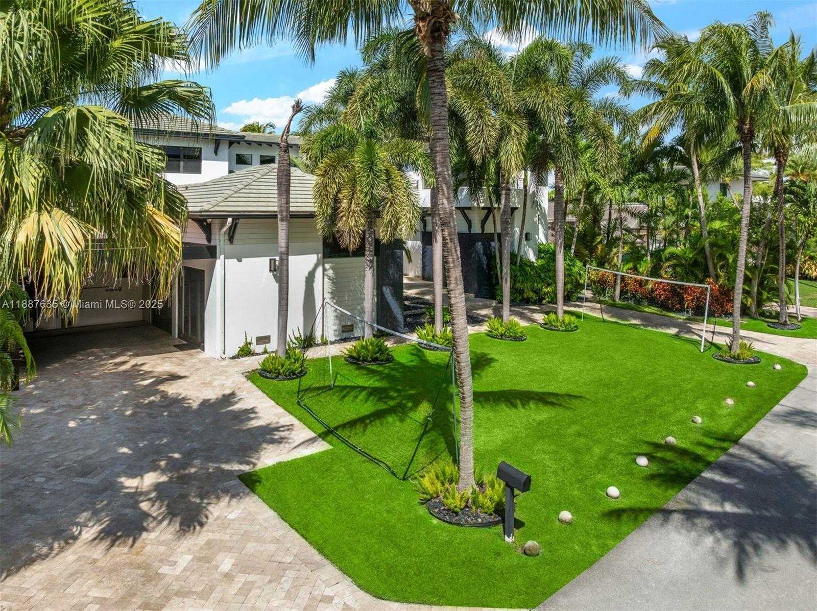 Small Image of 330 CARIBBEAN RD, Key Biscayne Number 46