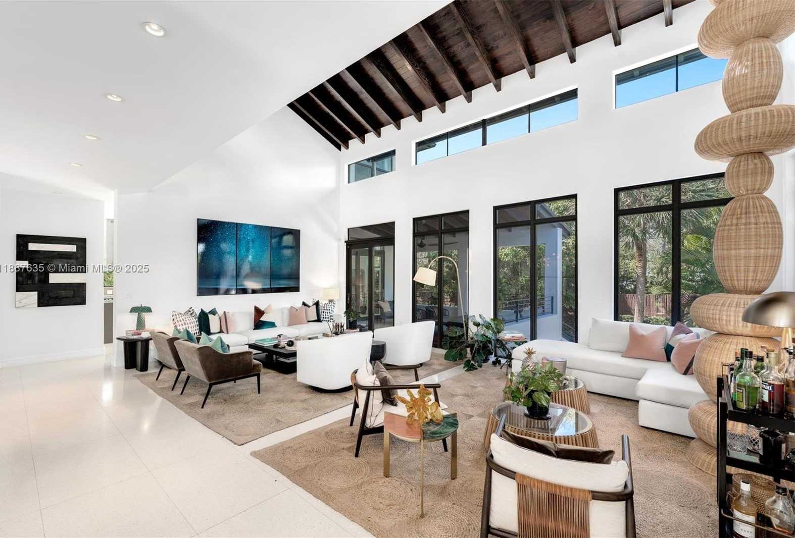 Small Image of 330 CARIBBEAN RD, Key Biscayne Number 5