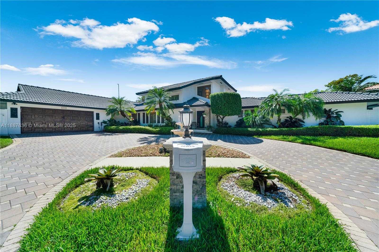 Small Image of 11976 SOUTH WEST 92ND ST, Miami Number 13