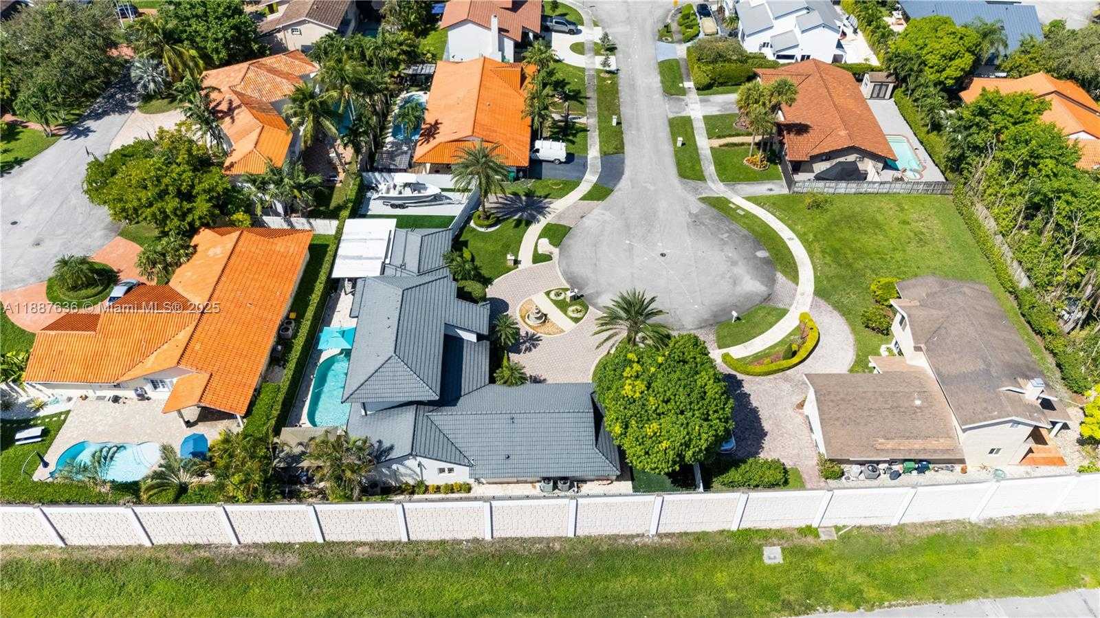 Small Image of 11976 SOUTH WEST 92ND ST, Miami Number 3