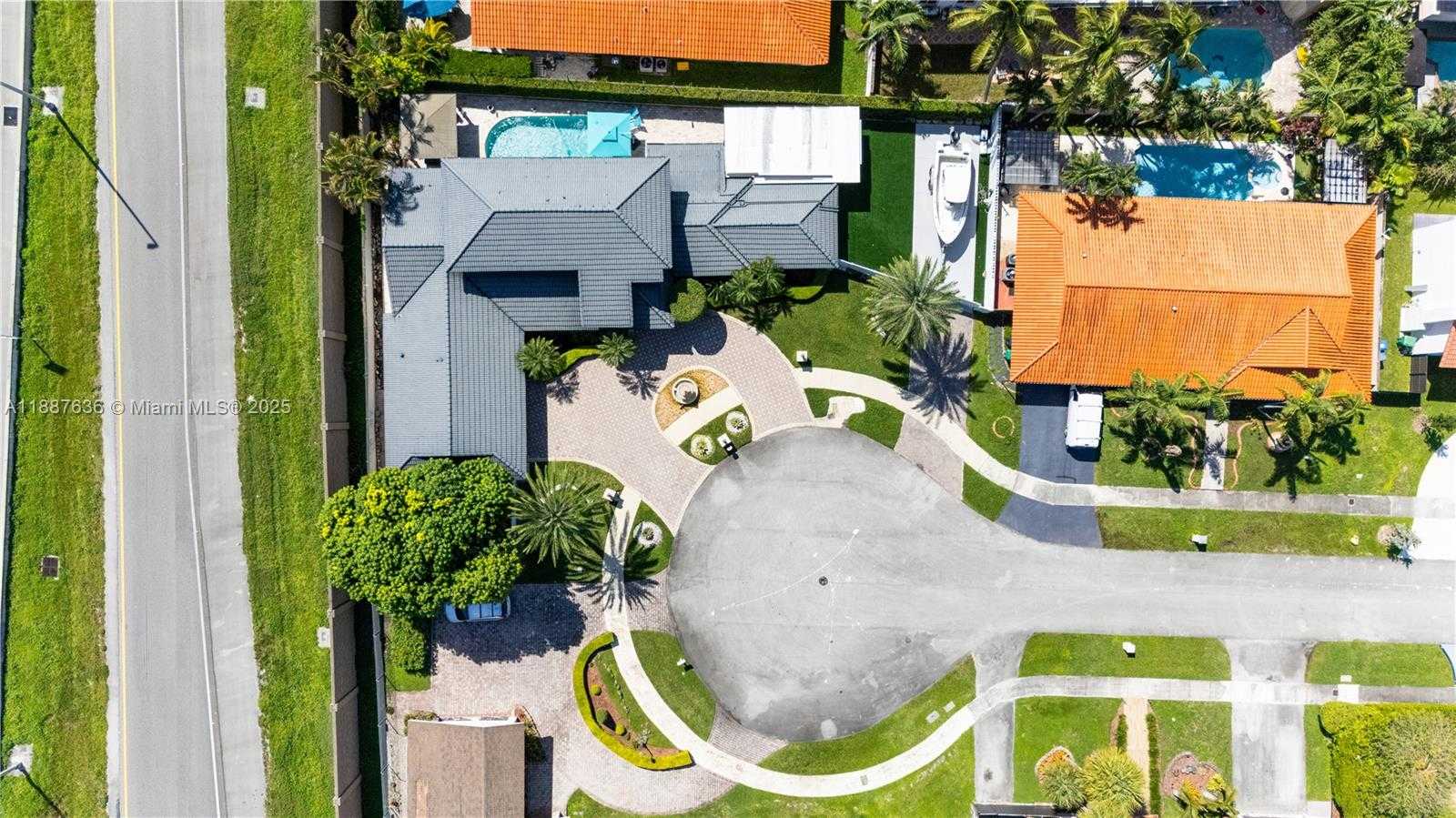 Small Image of 11976 SOUTH WEST 92ND ST, Miami Number 4