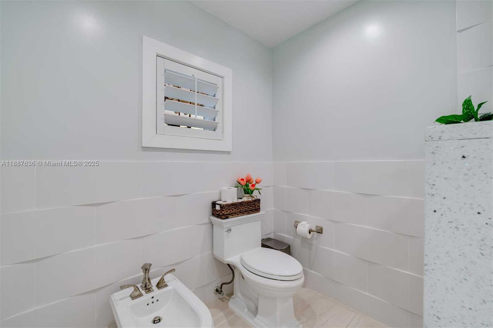 Small Image of 11976 SOUTH WEST 92ND ST, Miami Number 40