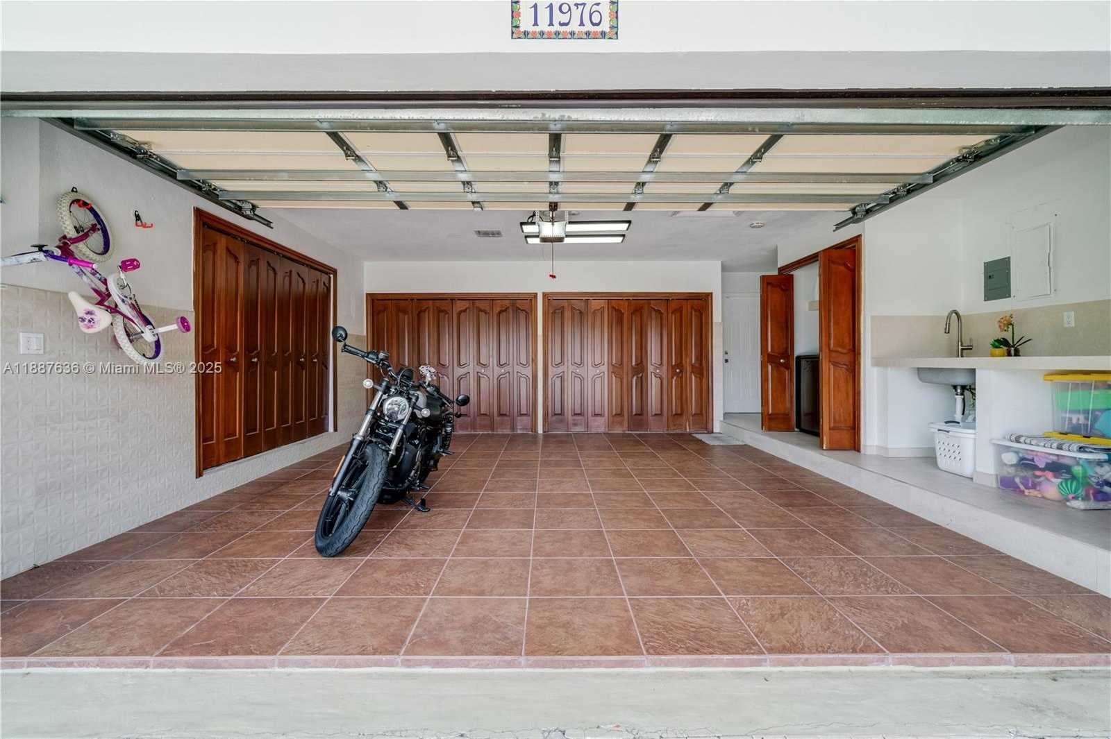 Small Image of 11976 SOUTH WEST 92ND ST, Miami Number 47