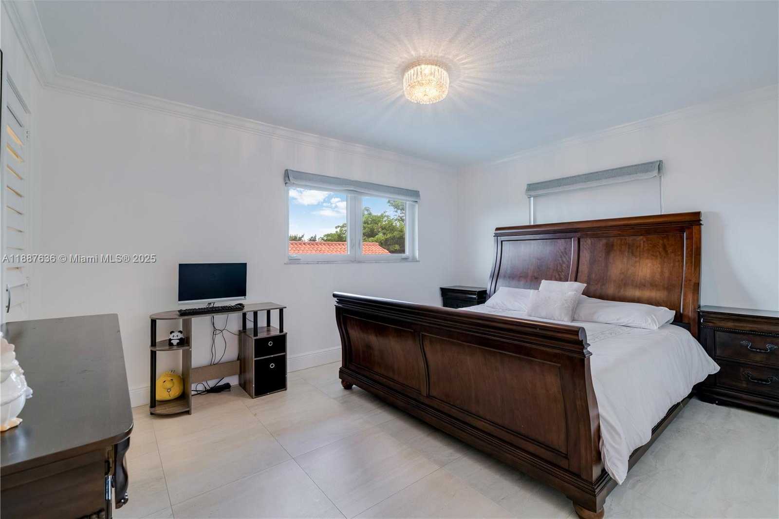 Small Image of 11976 SOUTH WEST 92ND ST, Miami Number 51