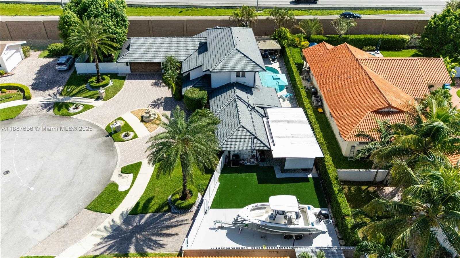 Small Image of 11976 SOUTH WEST 92ND ST, Miami Number 6