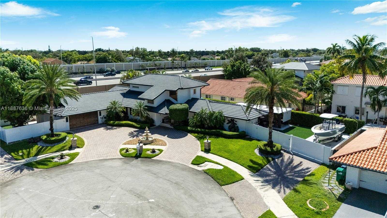 Small Image of 11976 SOUTH WEST 92ND ST, Miami Number 7