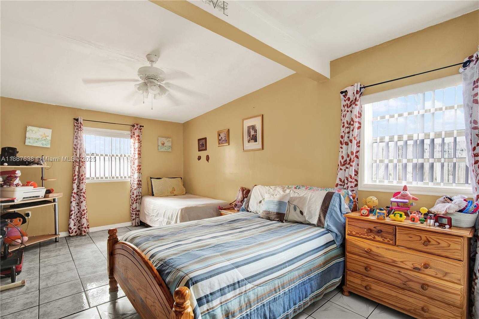Small Image of 18690 BELVIEW DR, Cutler Bay Number 23
