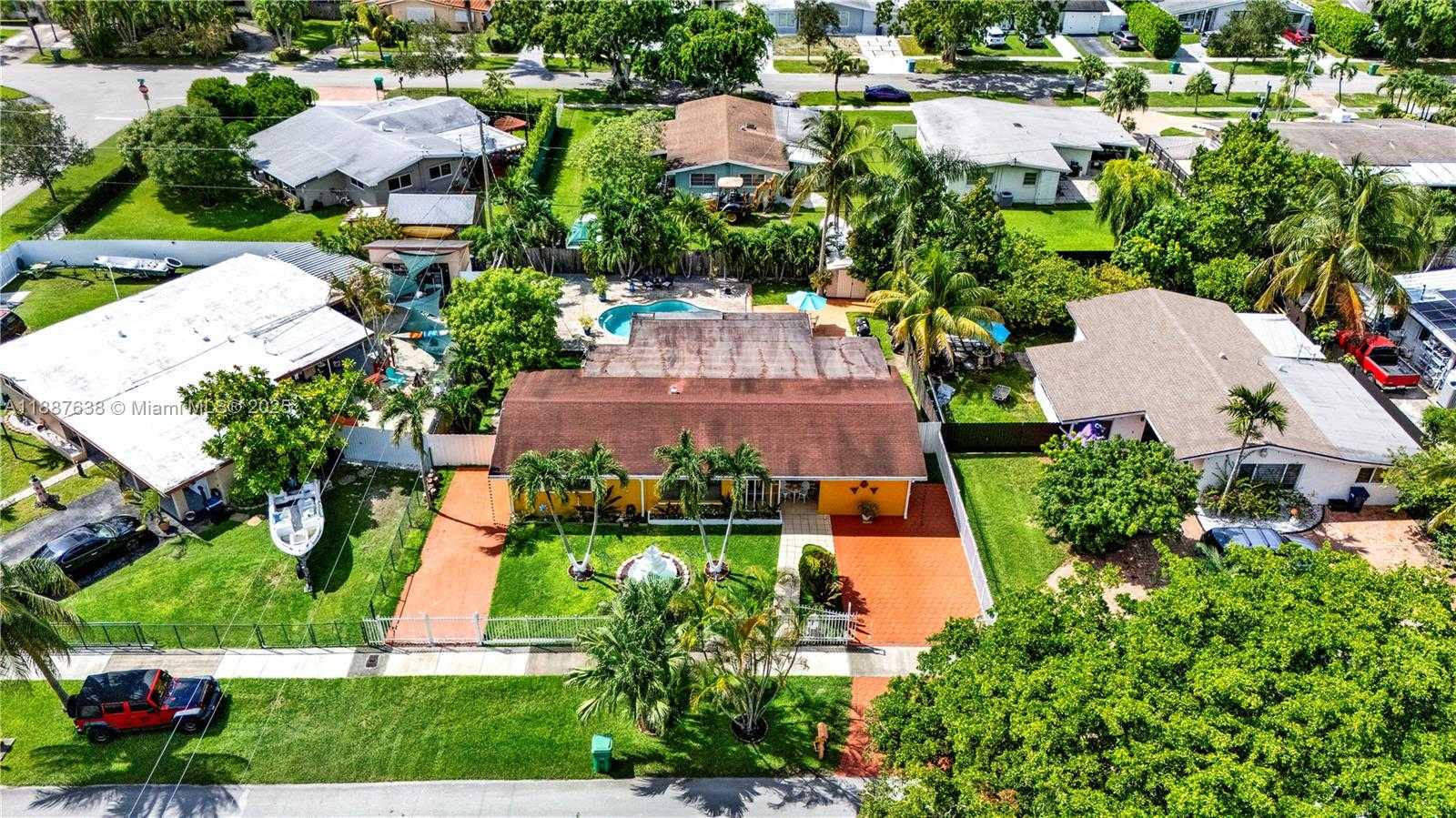 Small Image of 18690 BELVIEW DR, Cutler Bay Number 3