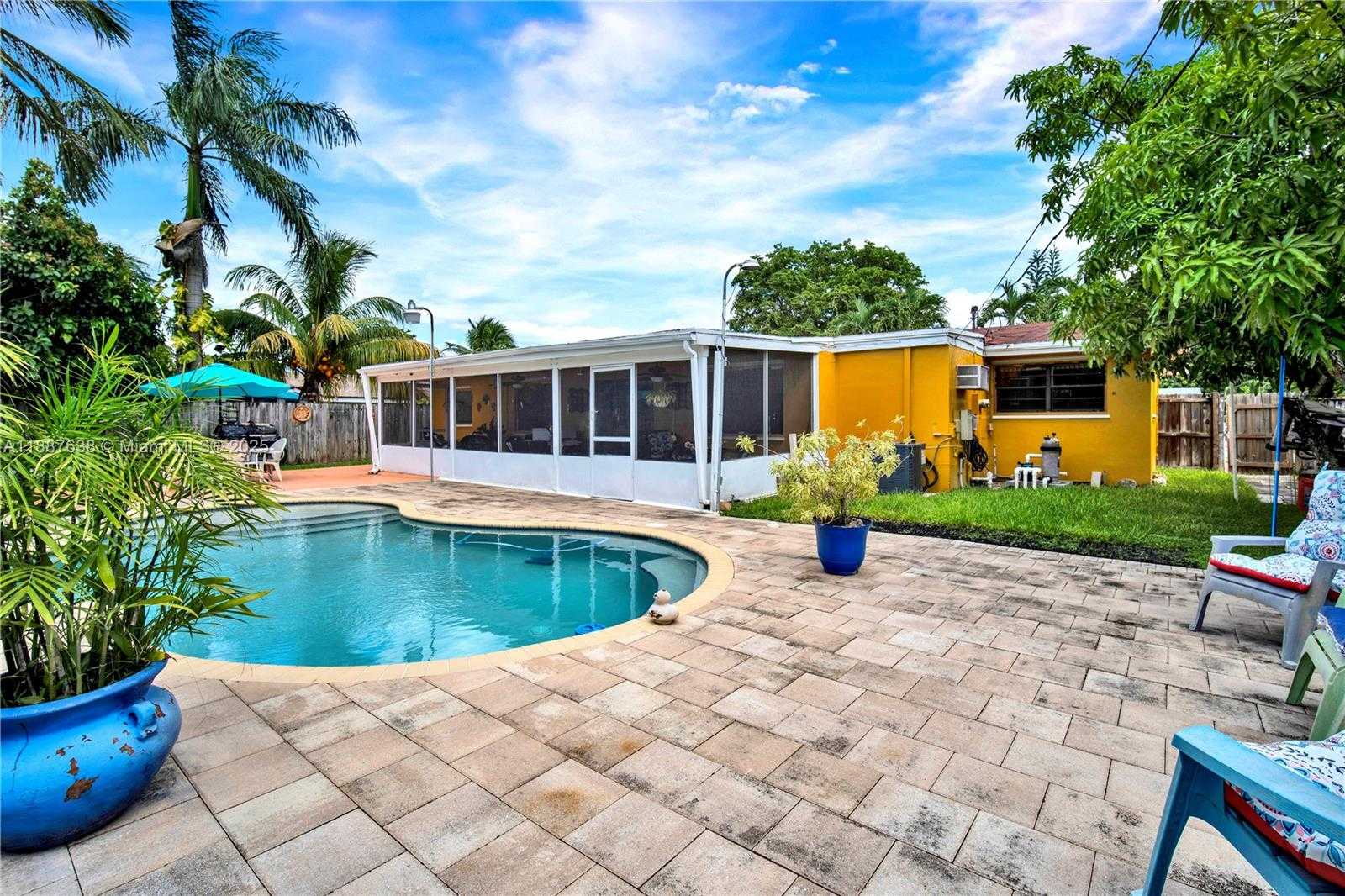 Small Image of 18690 BELVIEW DR, Cutler Bay Number 32