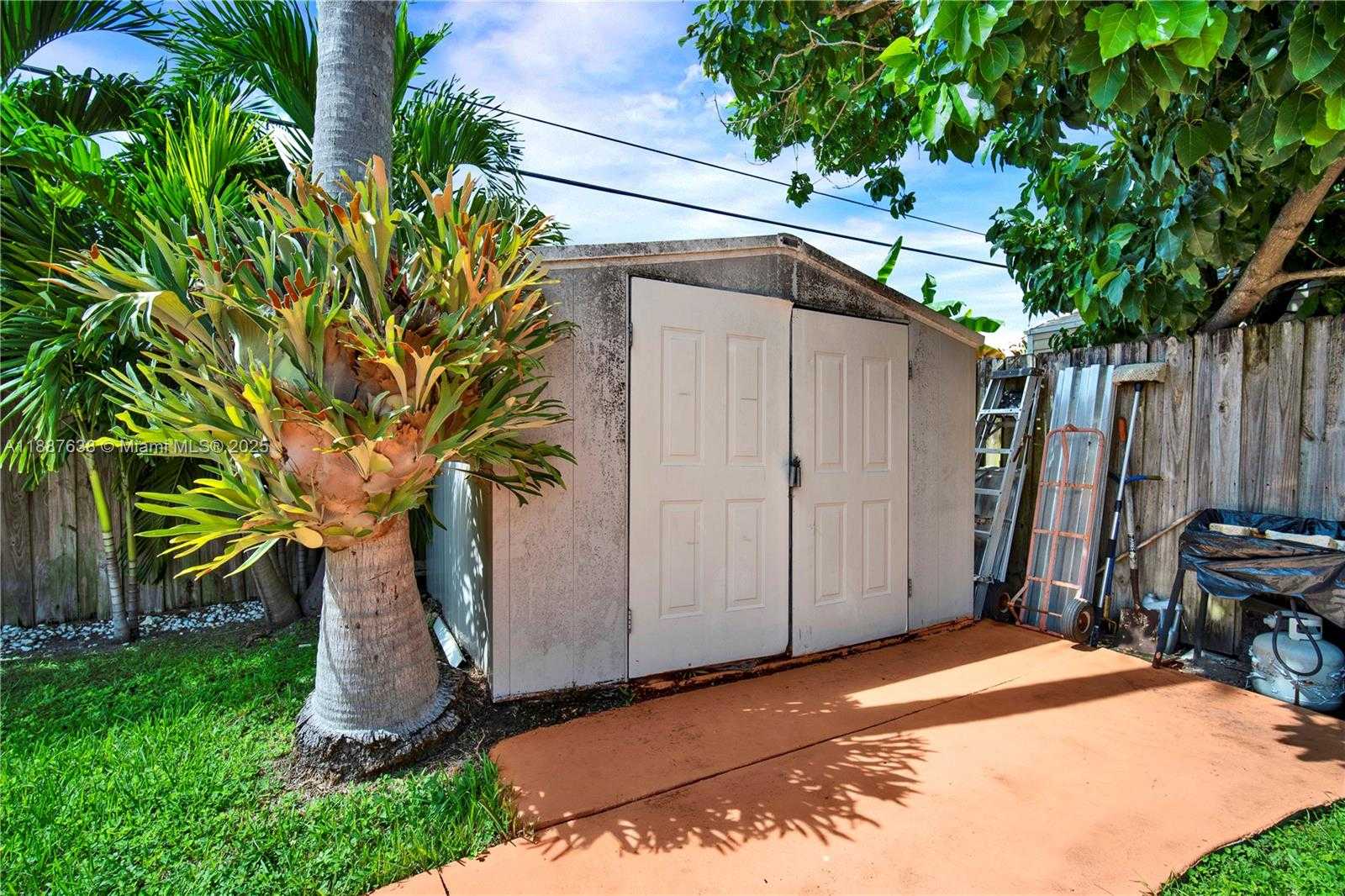 Small Image of 18690 BELVIEW DR, Cutler Bay Number 34