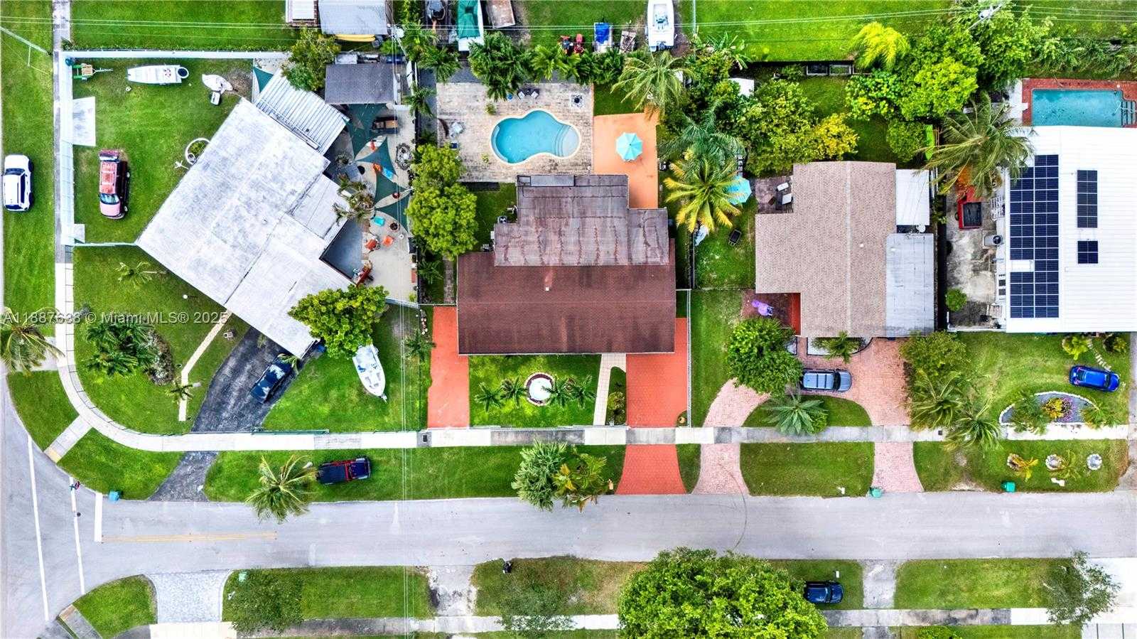 Small Image of 18690 BELVIEW DR, Cutler Bay Number 4