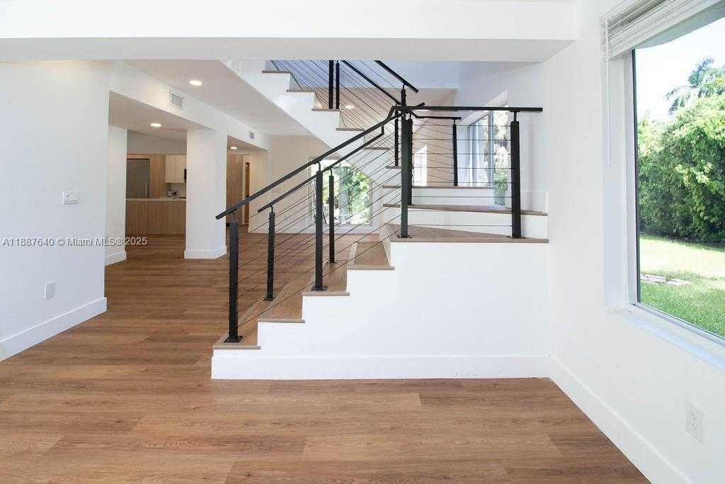 Small Image of 1255 JACKSON ST, Hollywood Number 19