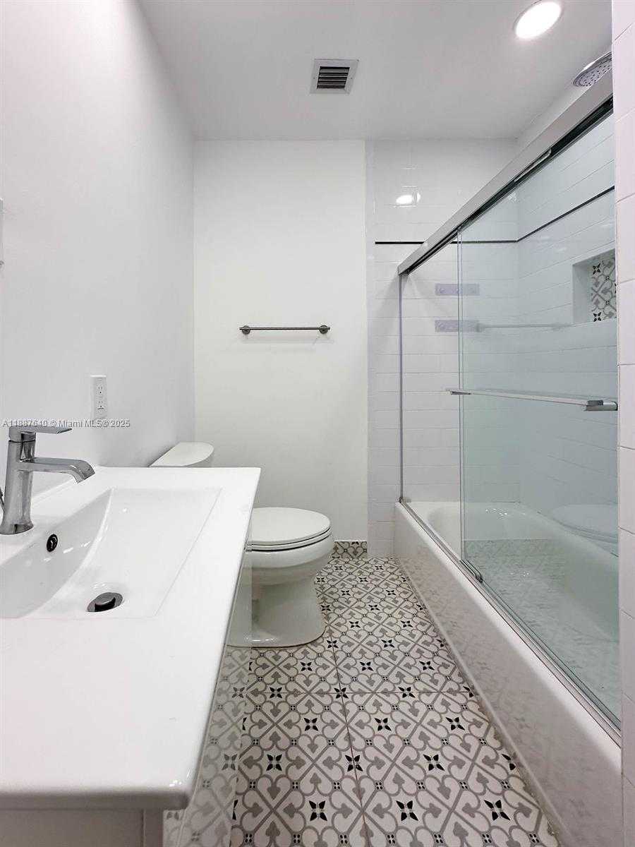 Small Image of 1255 JACKSON ST, Hollywood Number 45