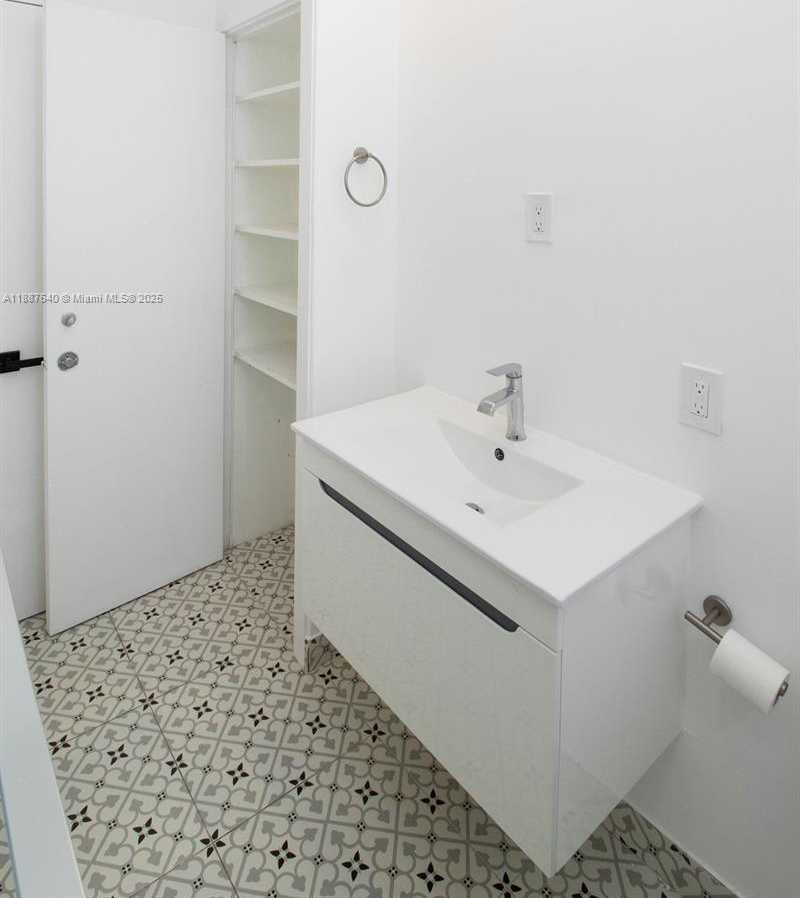 Small Image of 1255 JACKSON ST, Hollywood Number 46