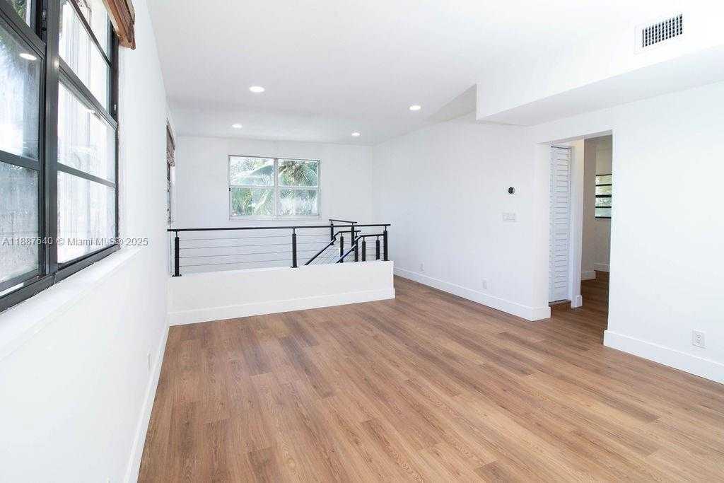 Small Image of 1255 JACKSON ST, Hollywood Number 49