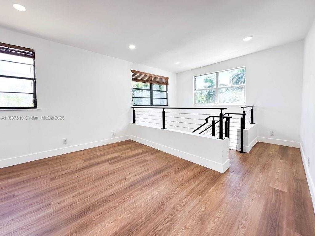 Small Image of 1255 JACKSON ST, Hollywood Number 51