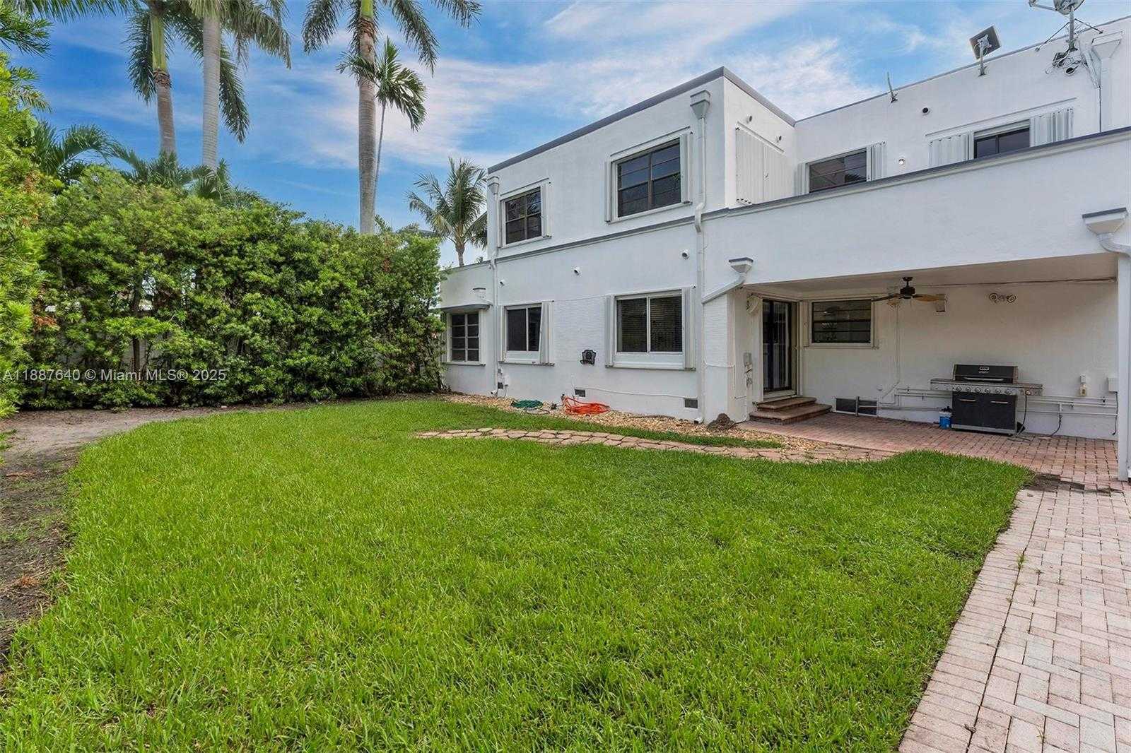Small Image of 1255 JACKSON ST, Hollywood Number 9