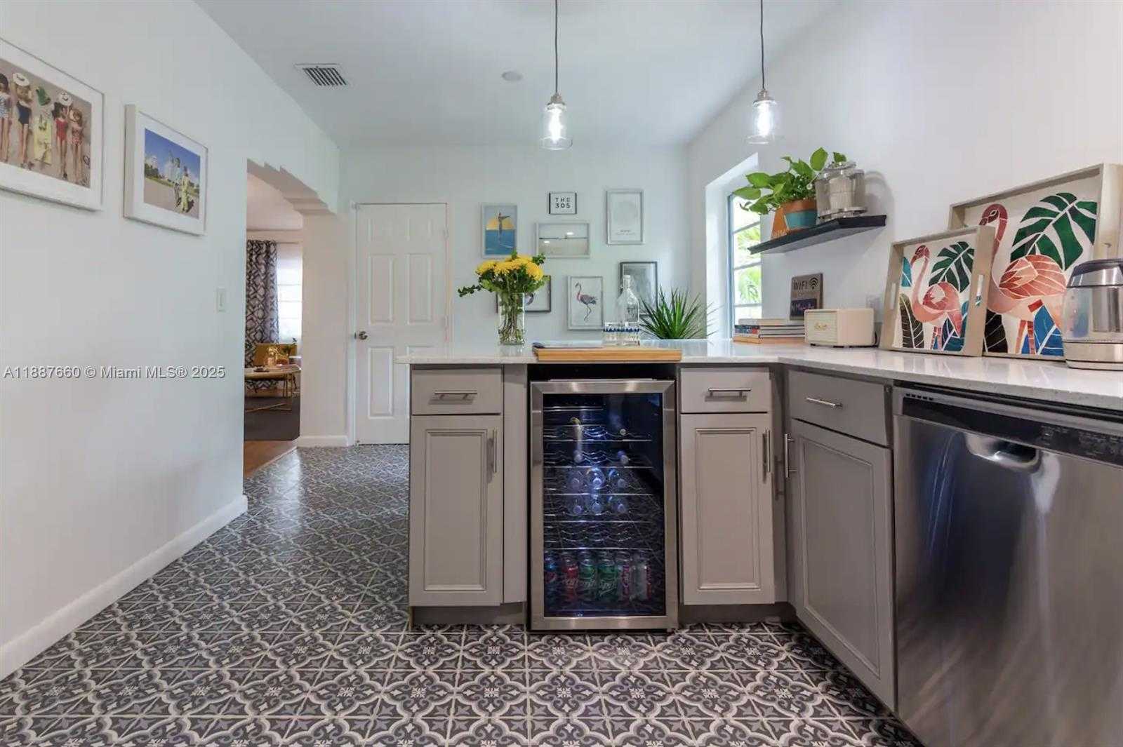 Small Image of 4765 NORTH MIAMI AVE, Miami Number 15