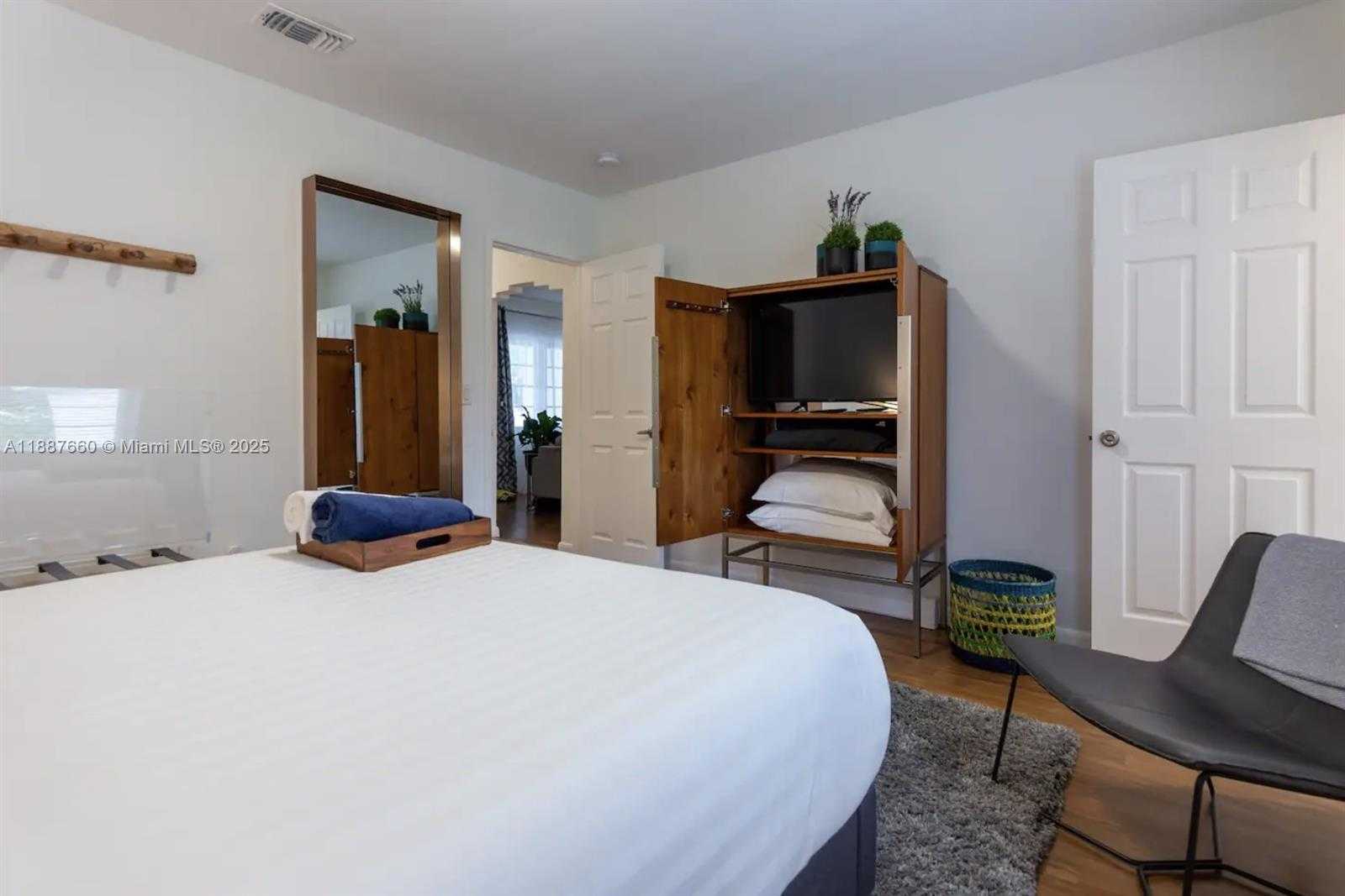 Small Image of 4765 NORTH MIAMI AVE, Miami Number 34