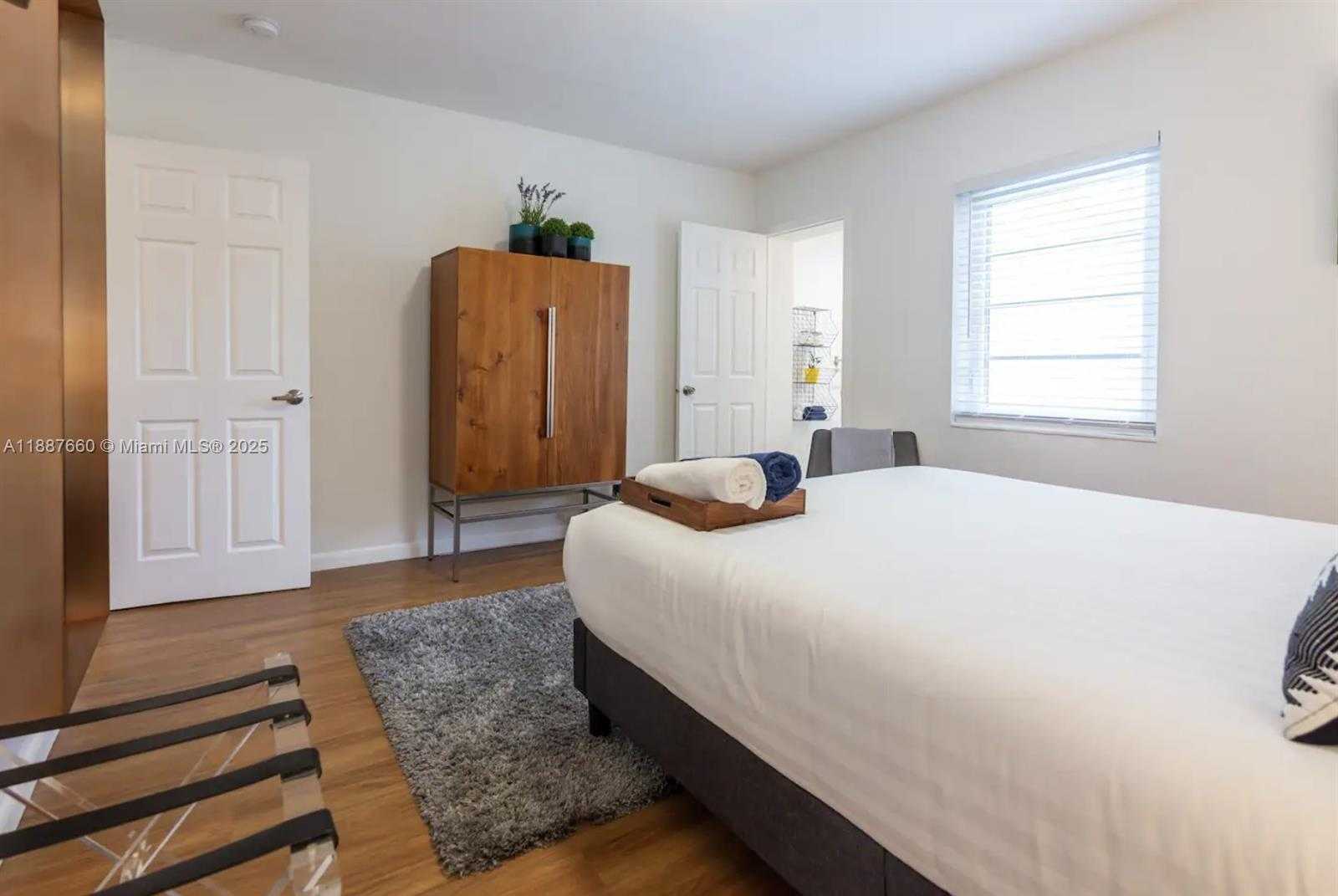 Small Image of 4765 NORTH MIAMI AVE, Miami Number 35