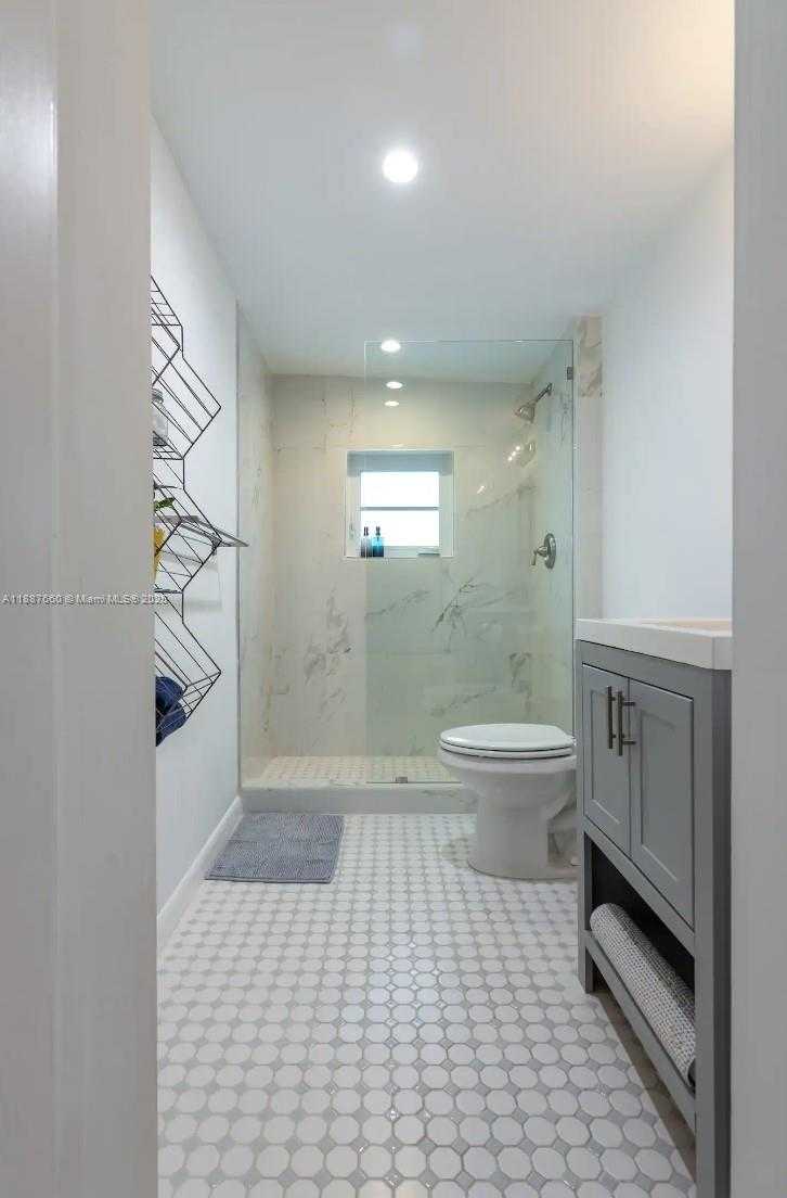 Small Image of 4765 NORTH MIAMI AVE, Miami Number 38