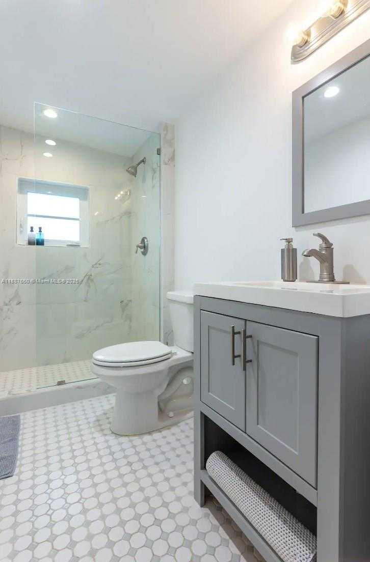 Small Image of 4765 NORTH MIAMI AVE, Miami Number 39