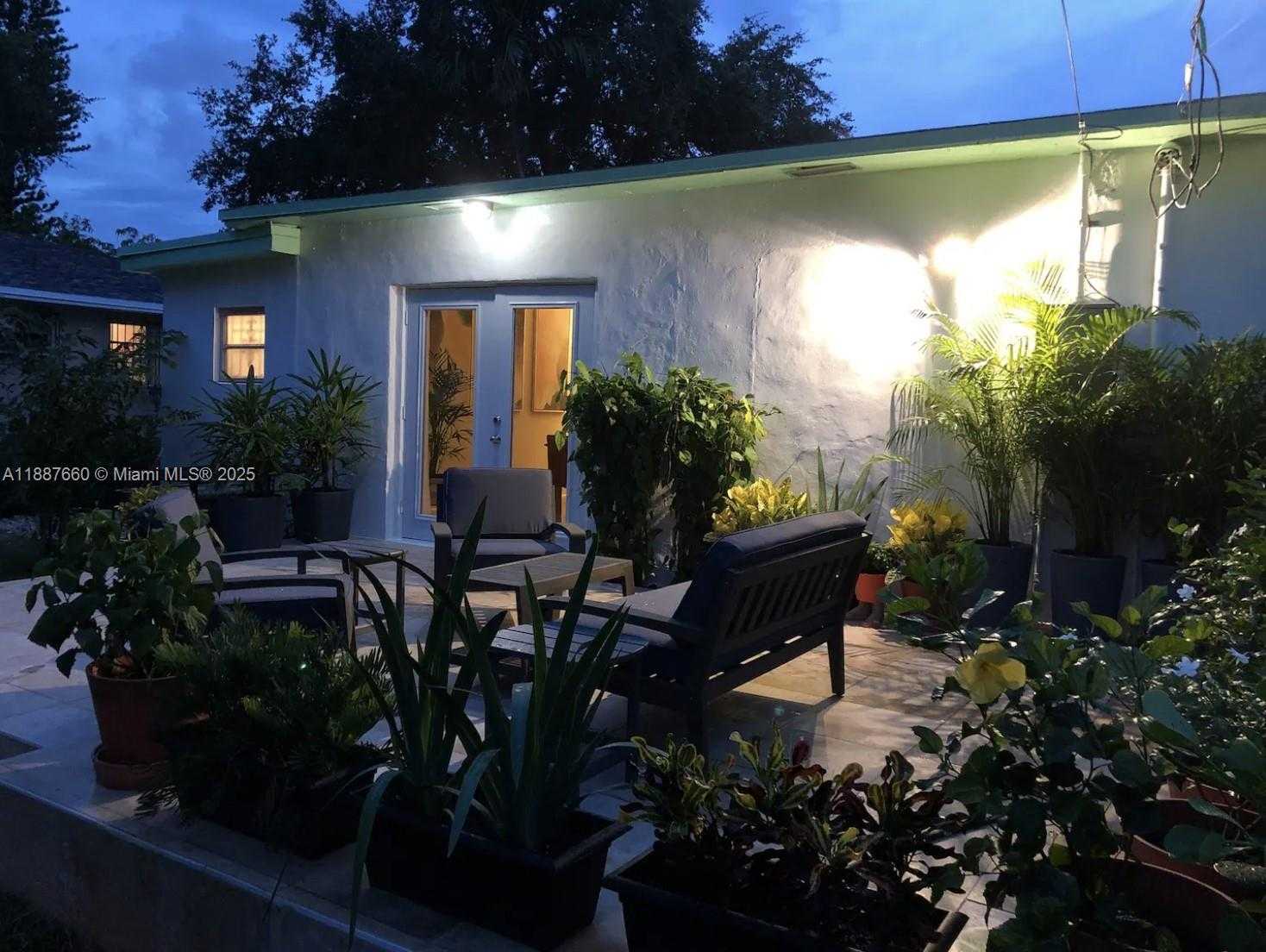 Small Image of 4765 NORTH MIAMI AVE, Miami Number 8