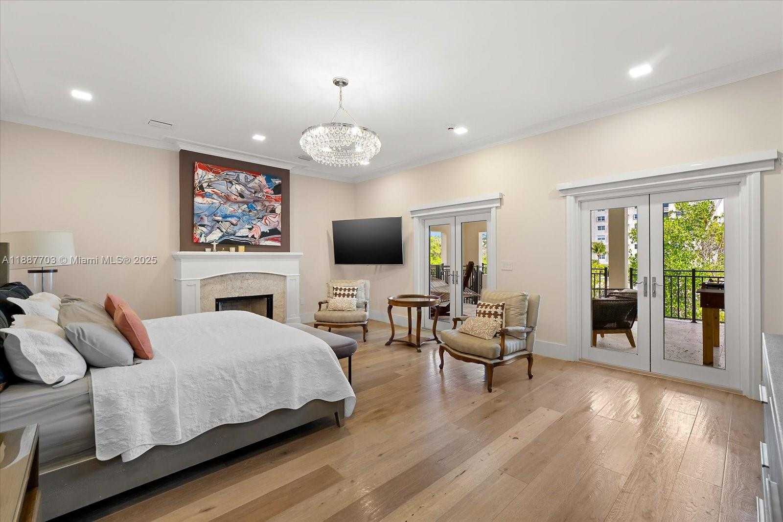 Small Image of 285 CARABELA CT, Coral Gables Number 10