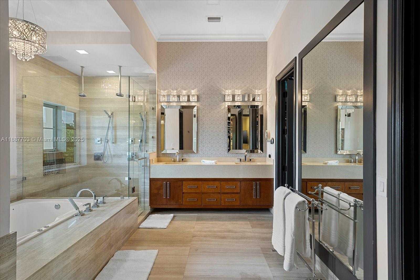 Small Image of 285 CARABELA CT, Coral Gables Number 11