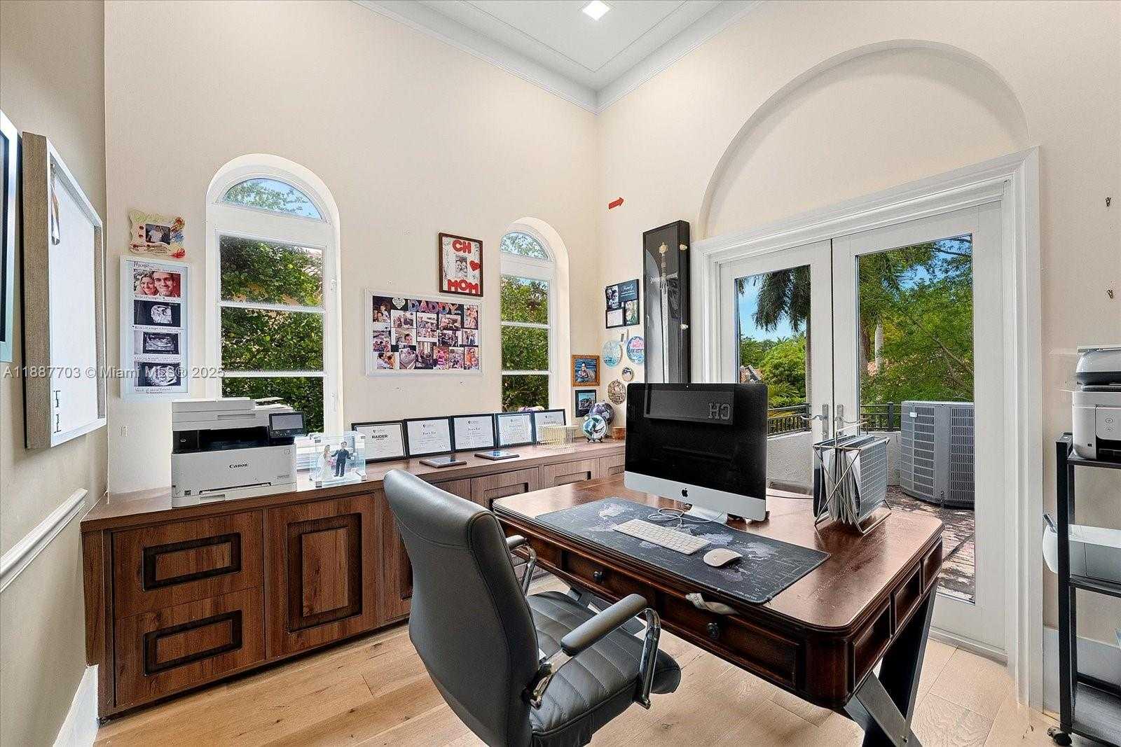 Small Image of 285 CARABELA CT, Coral Gables Number 18