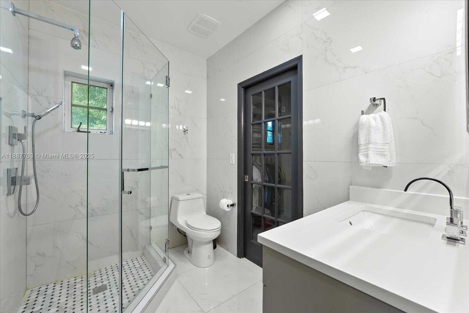 Small Image of 285 CARABELA CT, Coral Gables Number 20