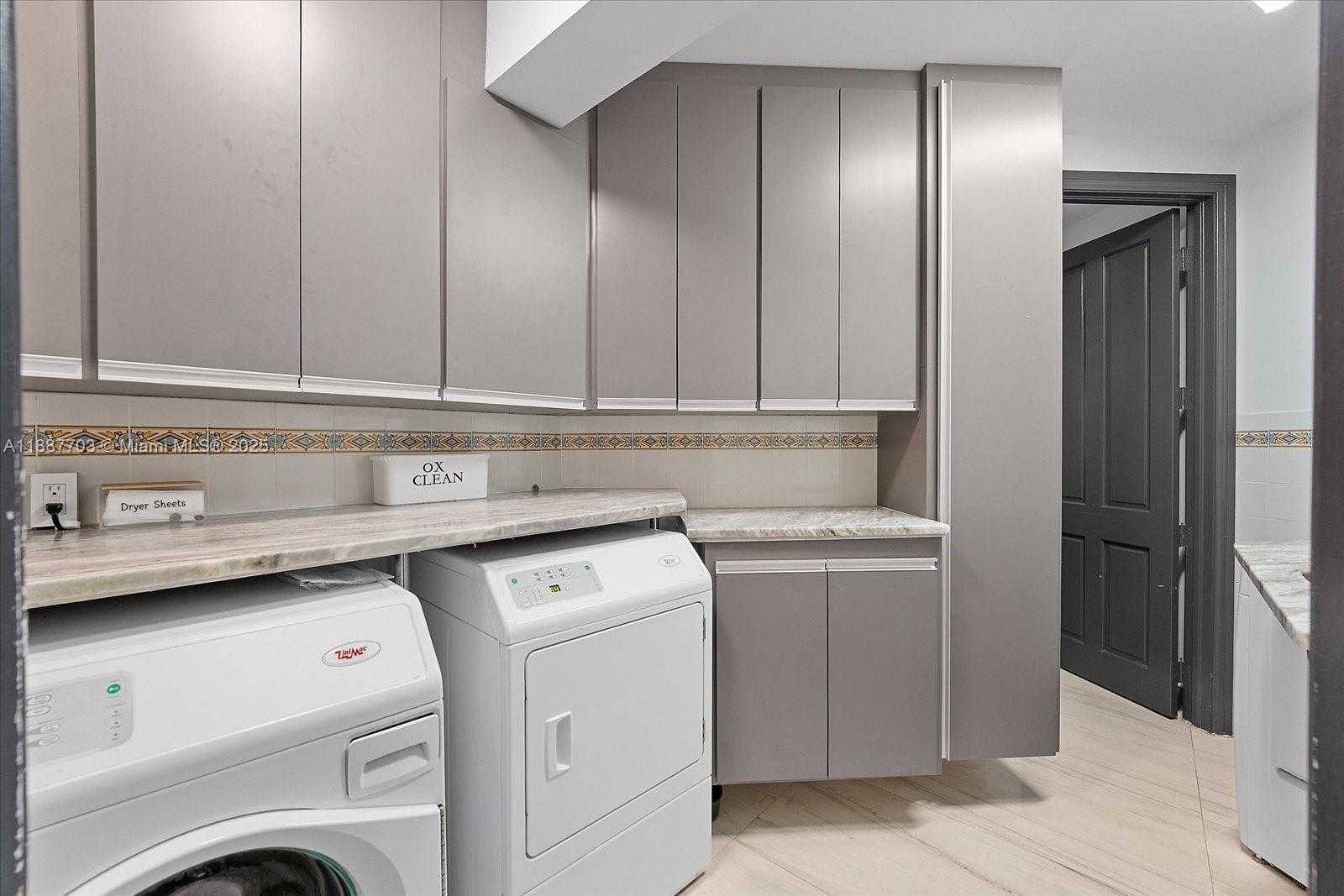Small Image of 285 CARABELA CT, Coral Gables Number 25