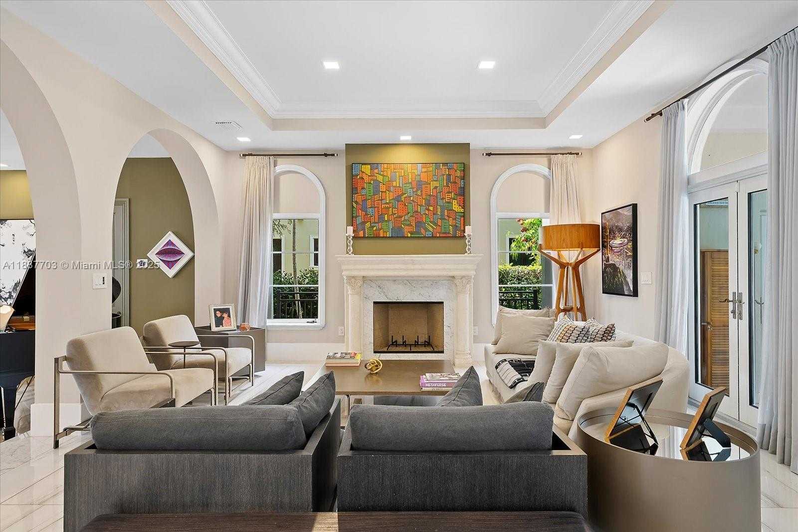 Small Image of 285 CARABELA CT, Coral Gables Number 5