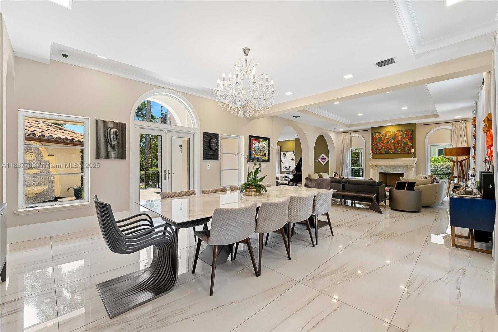 Small Image of 285 CARABELA CT, Coral Gables Number 6