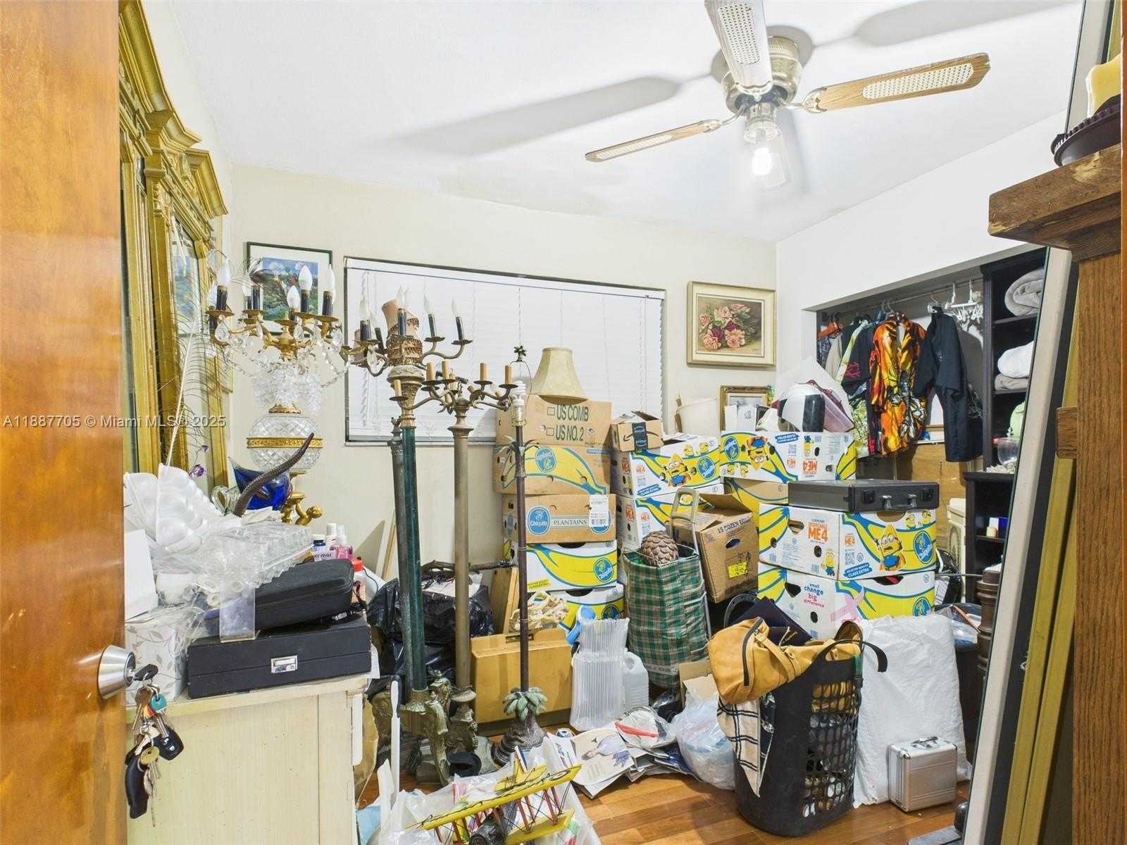 Small Image of 19341 HOLIDAY RD, Cutler Bay Number 17