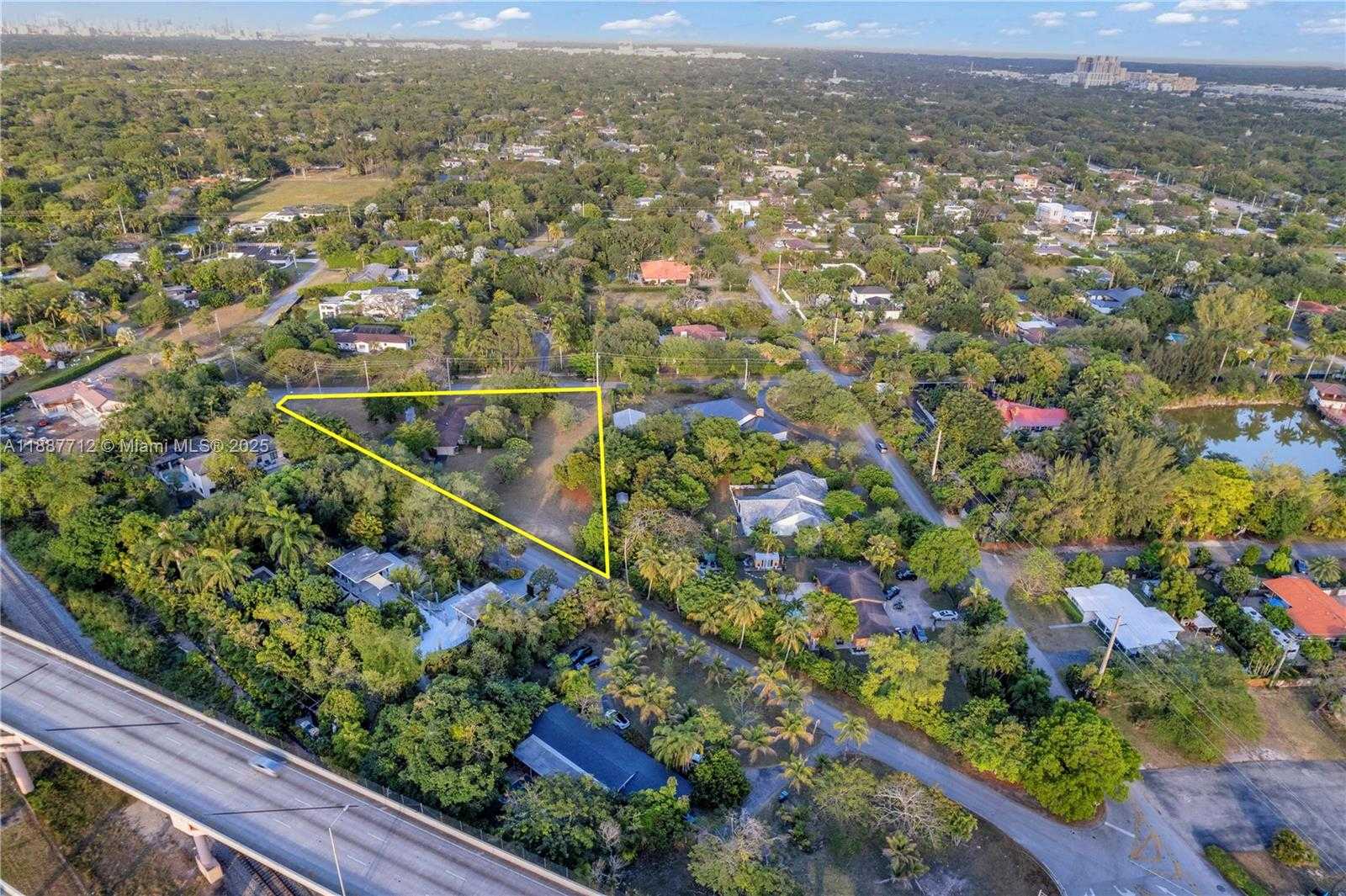 Small Image of 6650 SOUTH WEST 85TH AVE, Miami Number 5