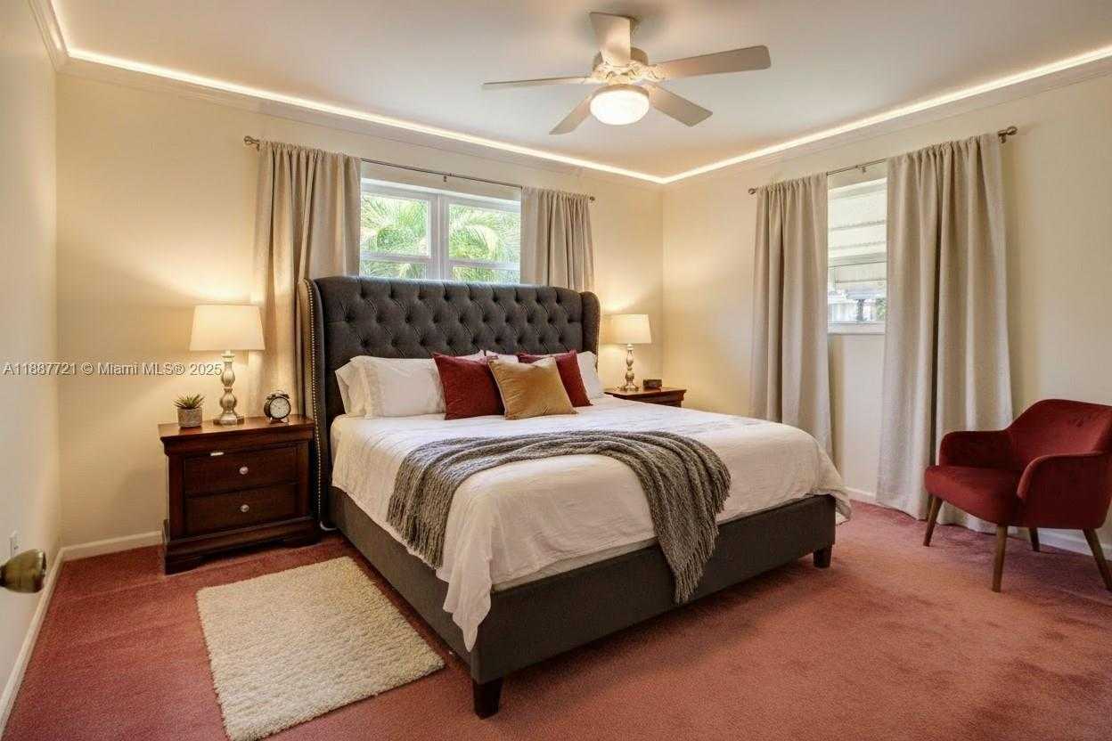 Small Image of 19550 BELVIEW DR, Cutler Bay Number 11