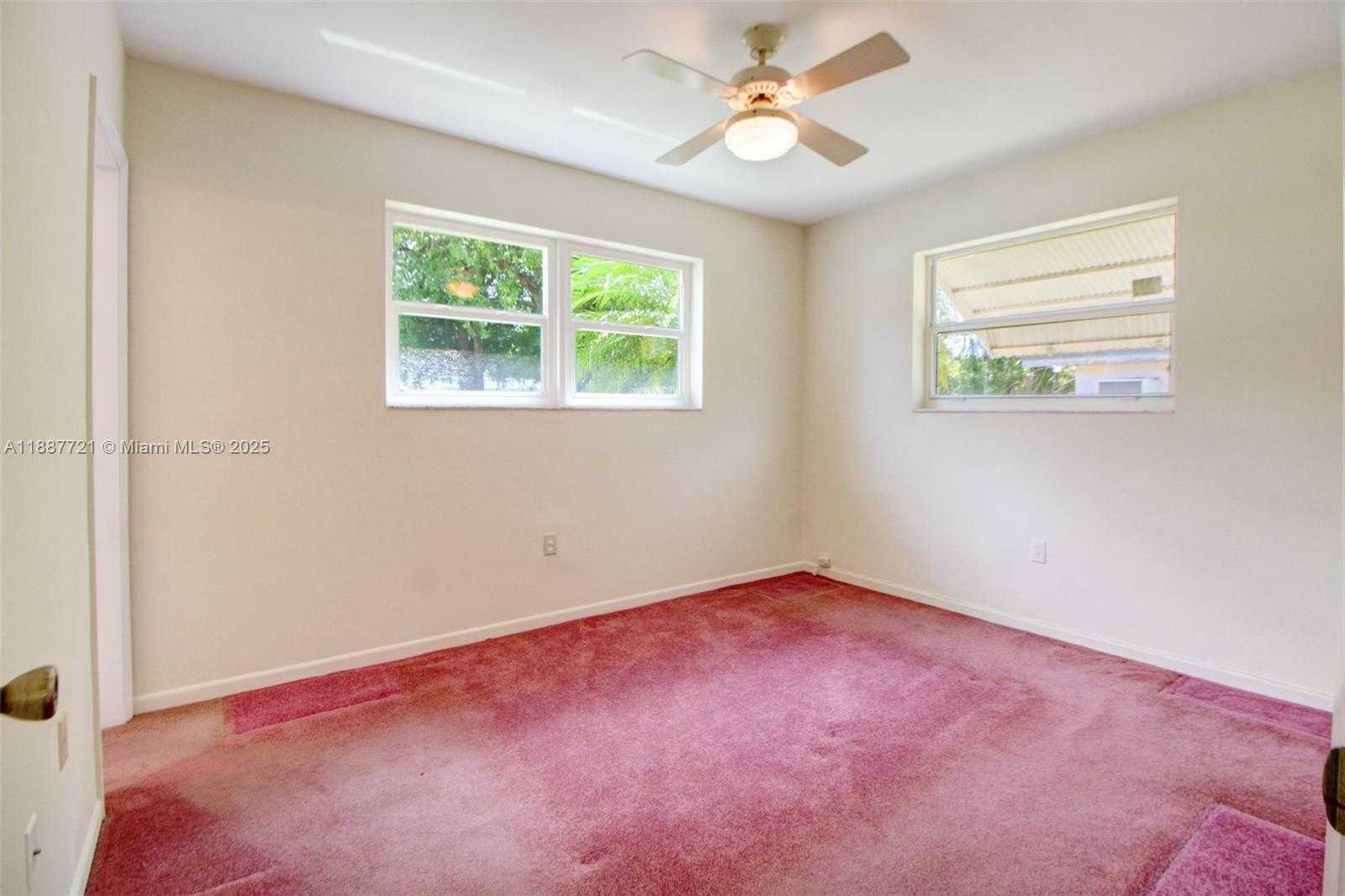 Small Image of 19550 BELVIEW DR, Cutler Bay Number 15