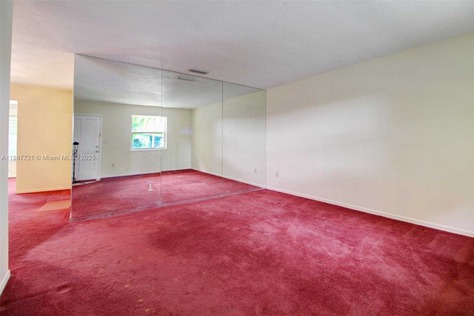 Small Image of 19550 BELVIEW DR, Cutler Bay Number 24