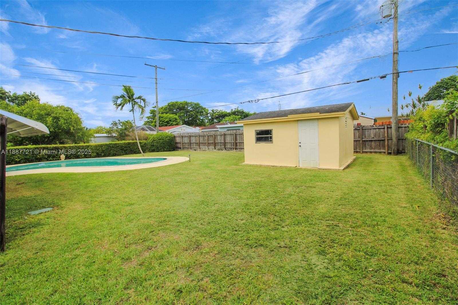 Small Image of 19550 BELVIEW DR, Cutler Bay Number 30