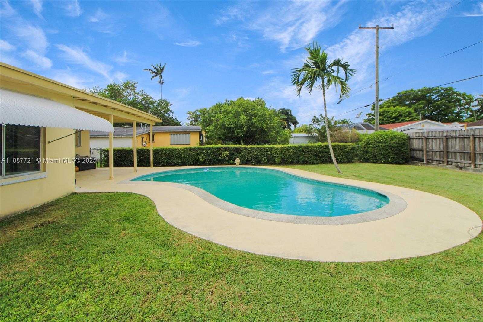 Small Image of 19550 BELVIEW DR, Cutler Bay Number 34