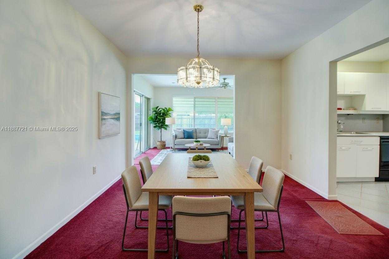 Small Image of 19550 BELVIEW DR, Cutler Bay Number 4