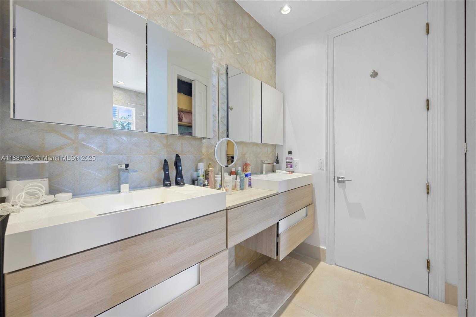 Small Image of 19460 39TH CT, Sunny Isles Beach Number 18