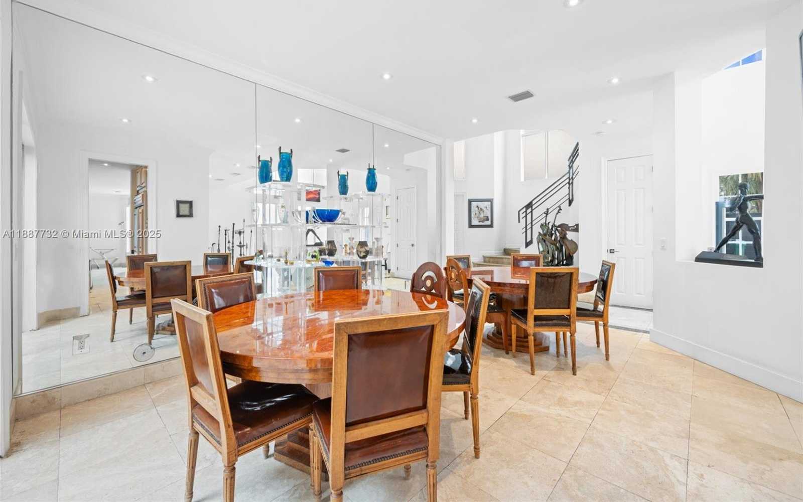 Small Image of 19460 39TH CT, Sunny Isles Beach Number 2