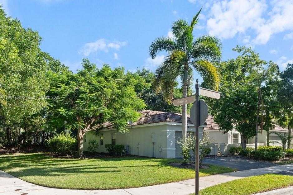 Small Image of 2103 BOREALIS WAY, Weston Number 2