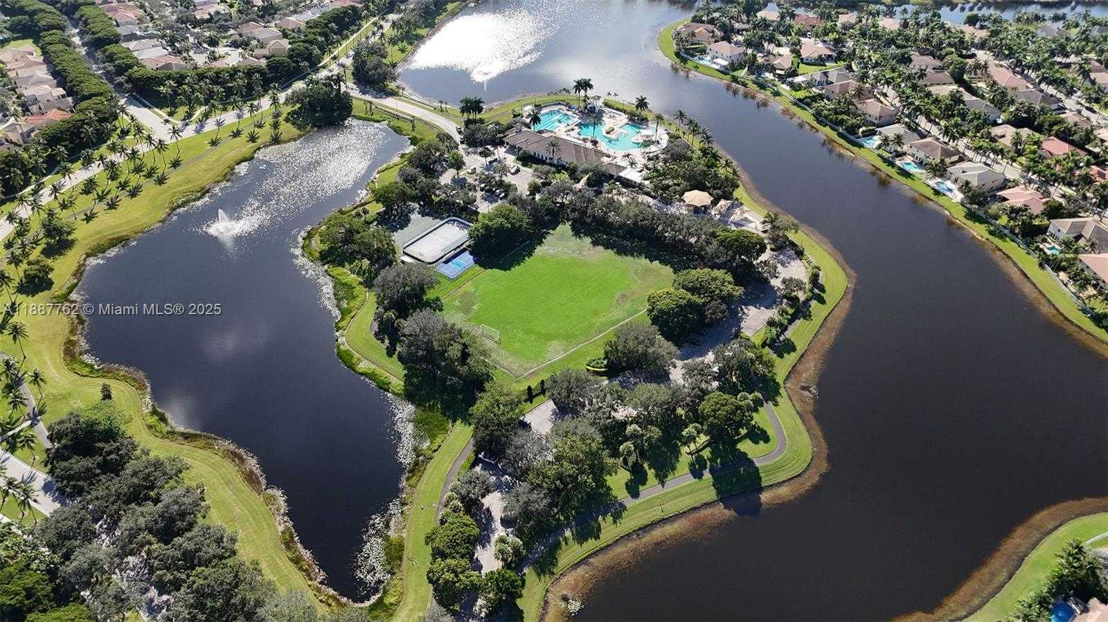 Small Image of 2103 BOREALIS WAY, Weston Number 32