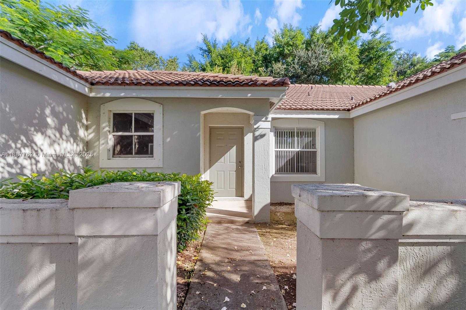 Small Image of 2103 BOREALIS WAY, Weston Number 4